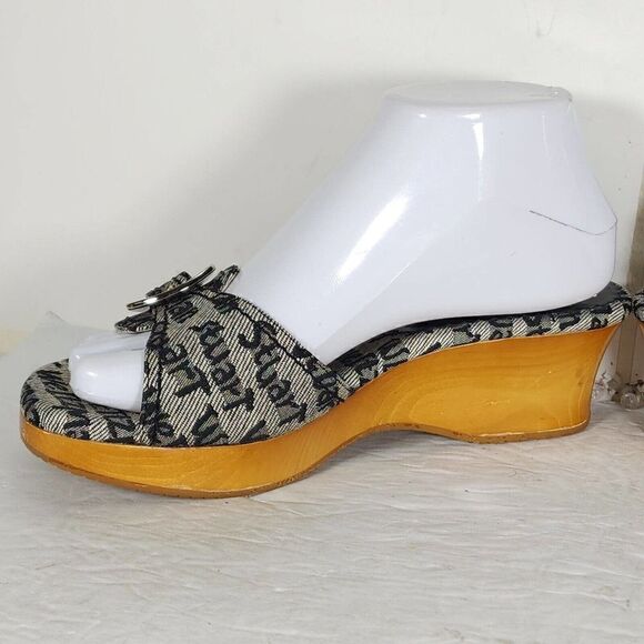 Stuart Weitzman Women's US 7,5B Graffiti Logo Buckle Wooden Heel Wedge Sandals - Picture 6 of 14
